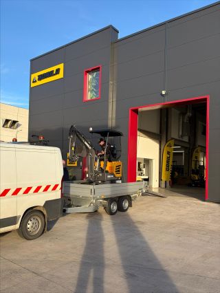 Pan Vaněk si dnes převzal svůj nový GORILA G18SE PRO 🦍💛 Přejeme spoustu bezproblémových hodin práce i zábavy s novým...