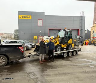 Další kloubový nakladač GORILA GA1090 je v nových rukách! 💪 Přejeme našemu zákazníkovi hromadu spokojených motohodin a...